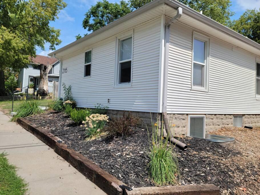 Cute Cottage-2 Min From Downtown Lincoln Exterior foto